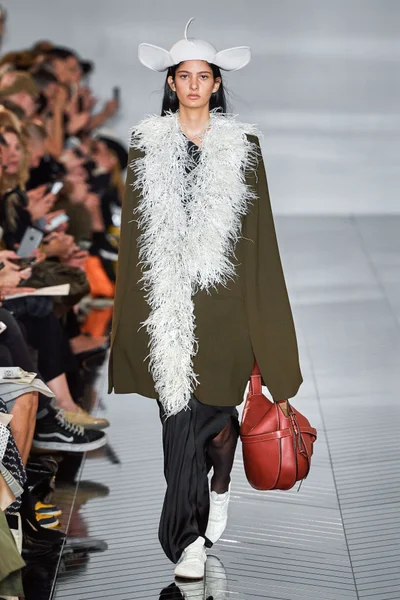 Look 4